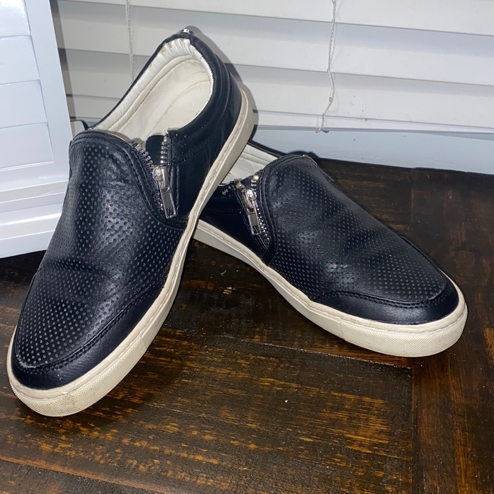 Steve Madden sneakers, black. Size 6
